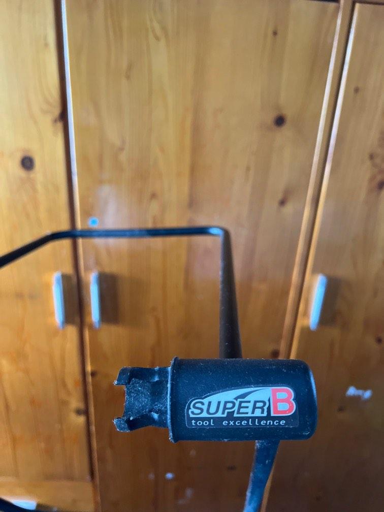 FREE Premium Super B bike stand, Sports Equipment, Bicycles & Parts