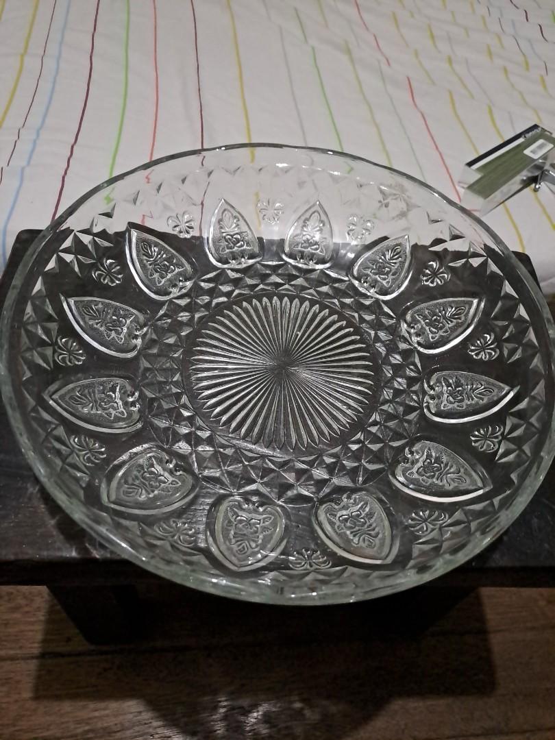 Fruit dish (Category: Dinnerware & Cutlery) located in Pasig City. Submitted by debfallar (Listing ID 1184018242, Image 2). Description: Glass fruit dish glass is perfect no scratches no chips made of thick high quality glass detailed etchings design mode of payment gcash/paymaya.