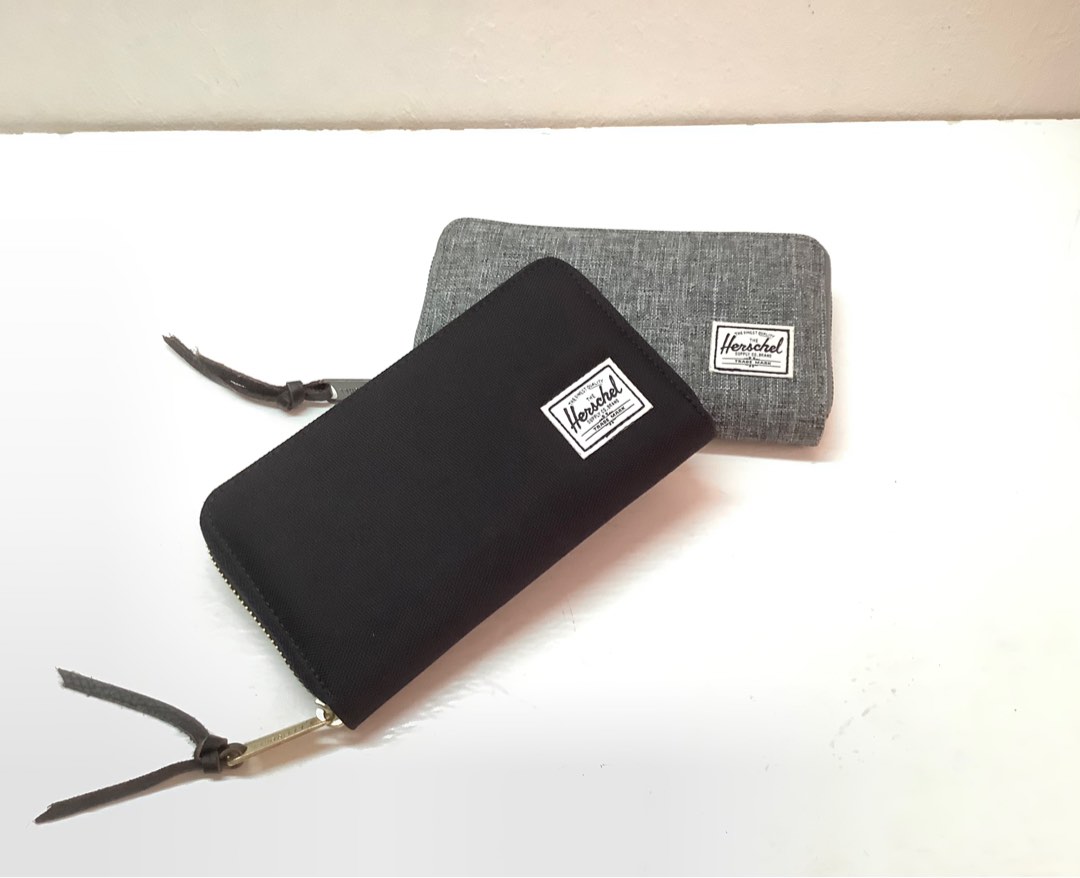 Herschel wallet, Men's Fashion, Watches & Accessories, Wallets & Card