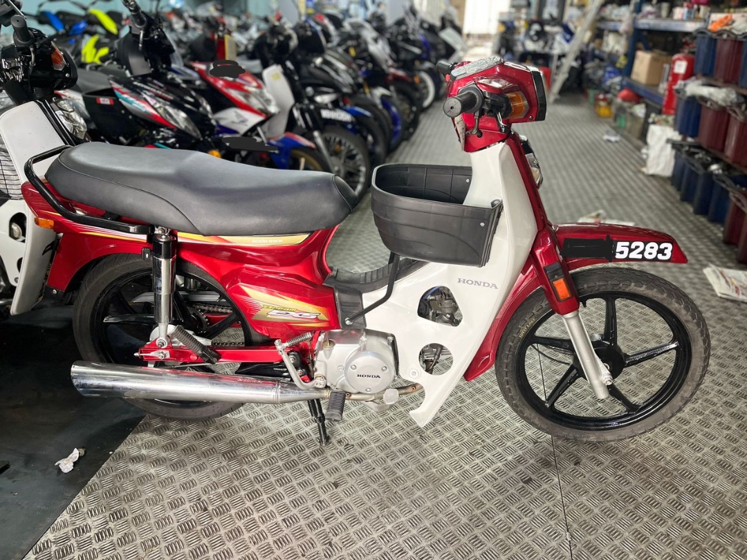 HONDA EX5 DREAM 2012 Motorbikes on Carousell