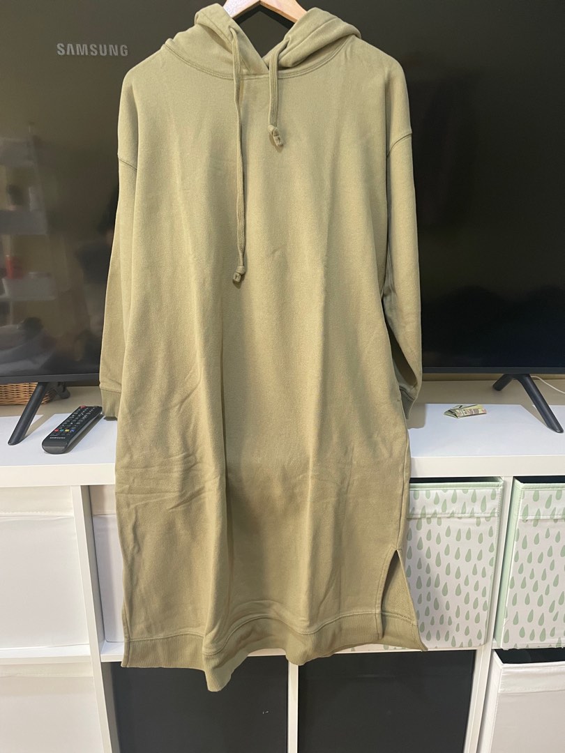 Uniqlo hoodie hotsell dress