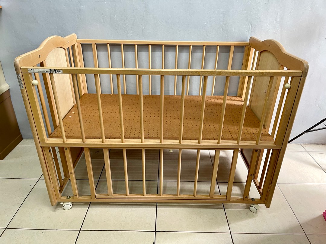 KATOJI WINNIE THE POOH WOODEN CRIB, Babies & Kids, Baby Nursery & Kids