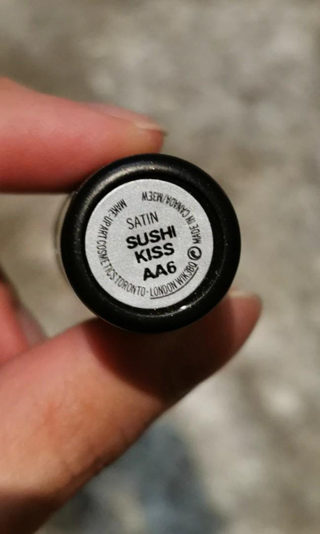 mac sushi kiss