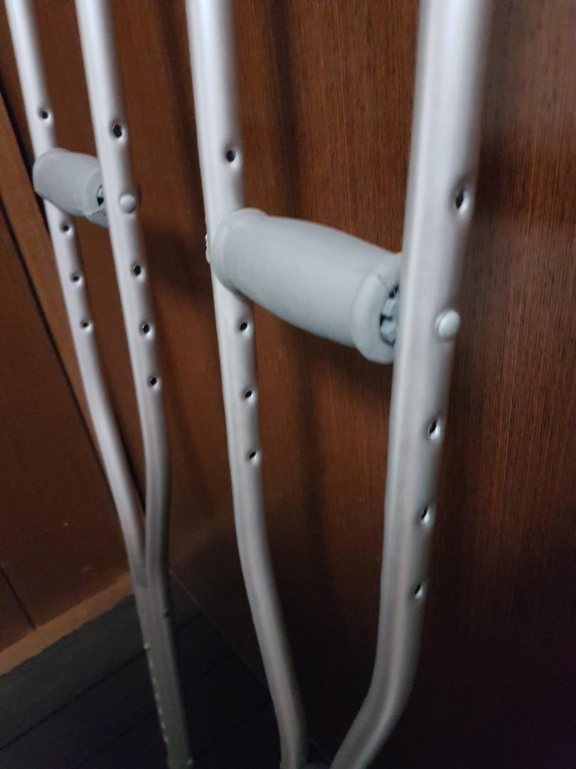 Medical Clutches Walking Aid (1 pair), Health & Nutrition, Assistive & Rehabilatory Aids