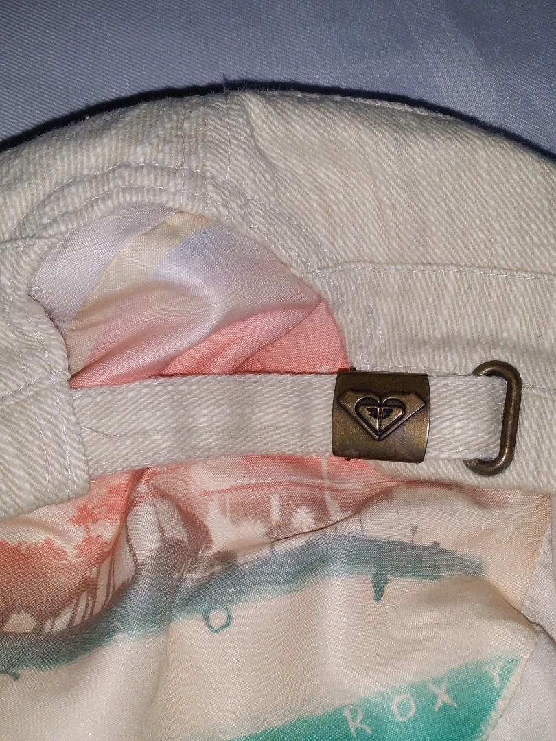 ROXY Cap Khaki Women Men Unisex (Category: Caps & Hats) located in Baguio. Submitted by missyjhen81 (Listing ID 1183947817, Image 3). Description: 📝📷Products and Photos and Information • Onhand • Actual photos *Product color image may slightly differ due to lighting. 💳Payment Methods • GCASH • Maya • BPI Bank Transfer NOTE: • Make an offer only if you are genuinely interested and capable of completing the purchase. Avoid making lowball offers 
