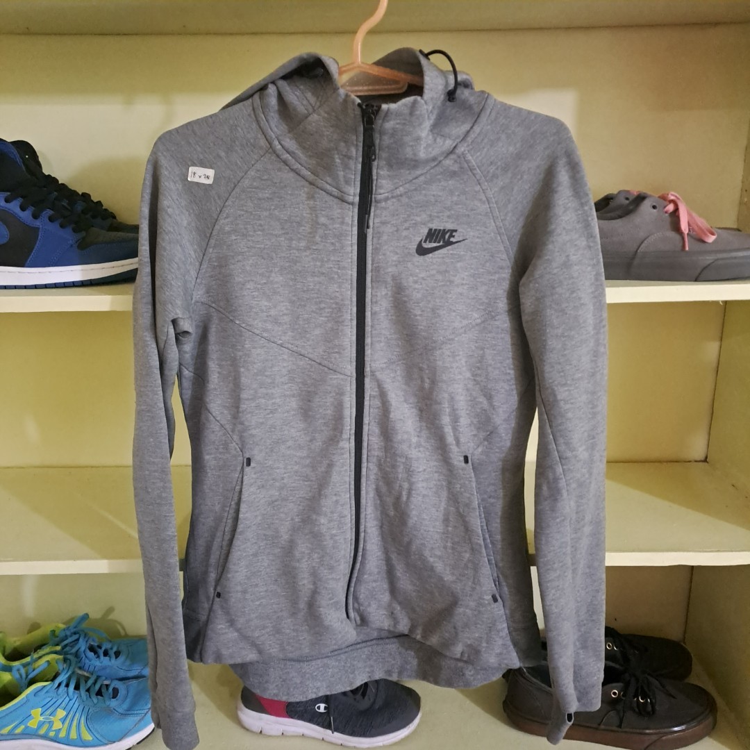 womens nike tech fleece