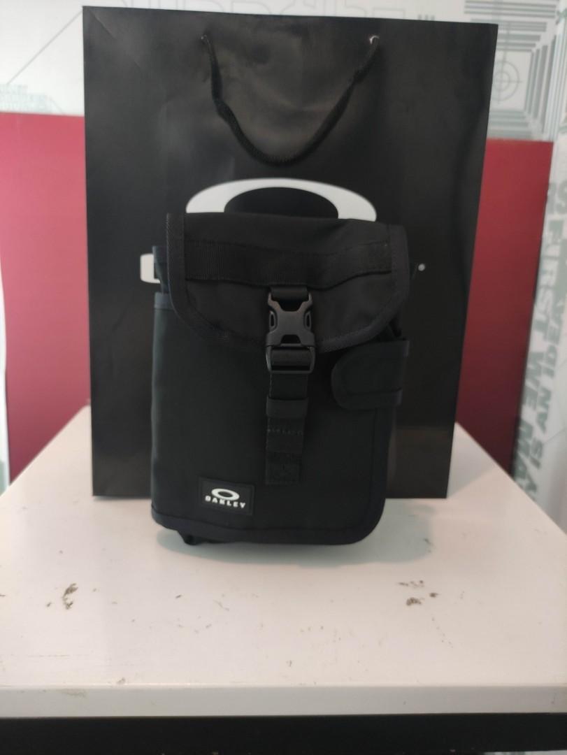 Oakley Clean Days Mini Shoulder Bag, Men's Fashion, Bags, Sling Bags on