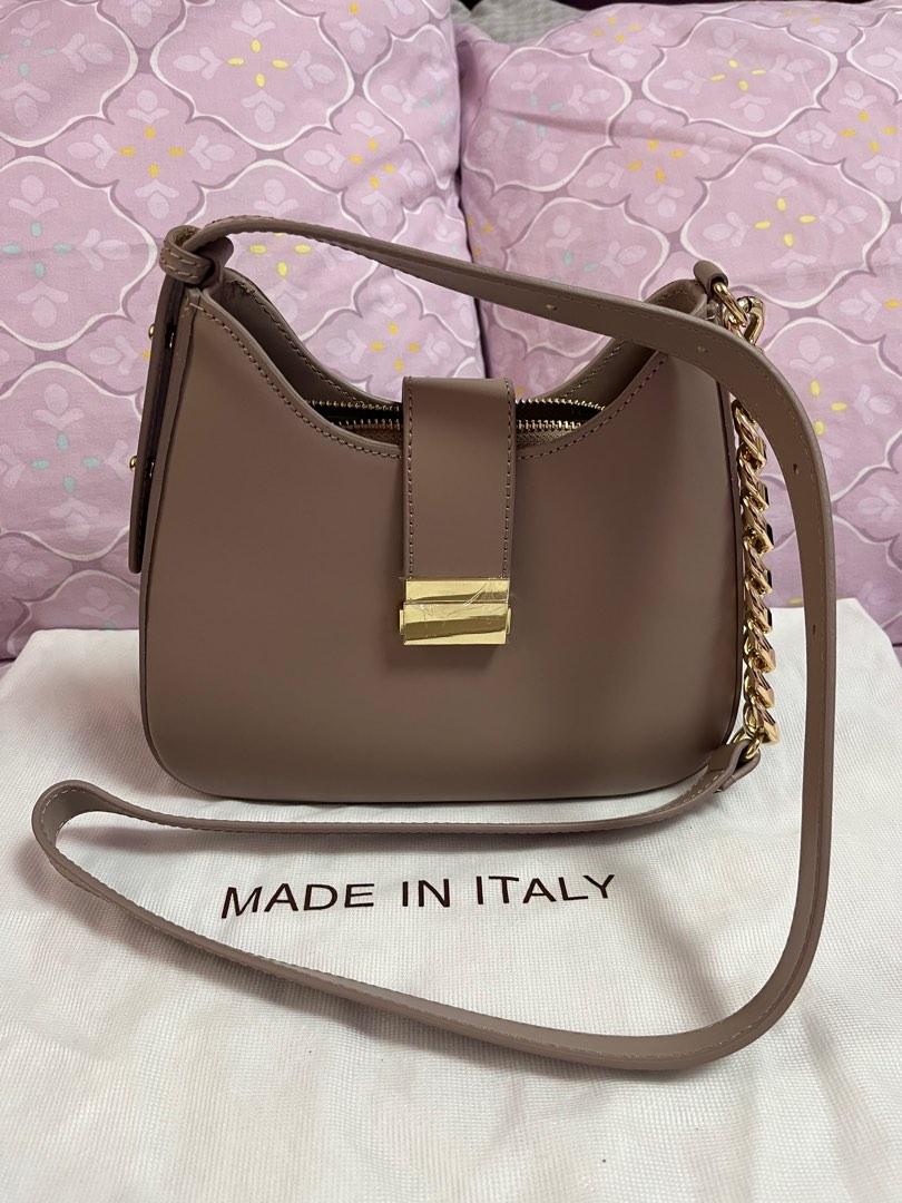 Piumelli Inspired Bag (Category: Luxury Bags & Wallets) located in Las Pinas. Submitted by sofiaadeline (Listing ID 1183936818, Image 2). Description: No brand but looks like piumelli. Artisan Made bought in Italy. Genuine Leather. Nice quality!!.