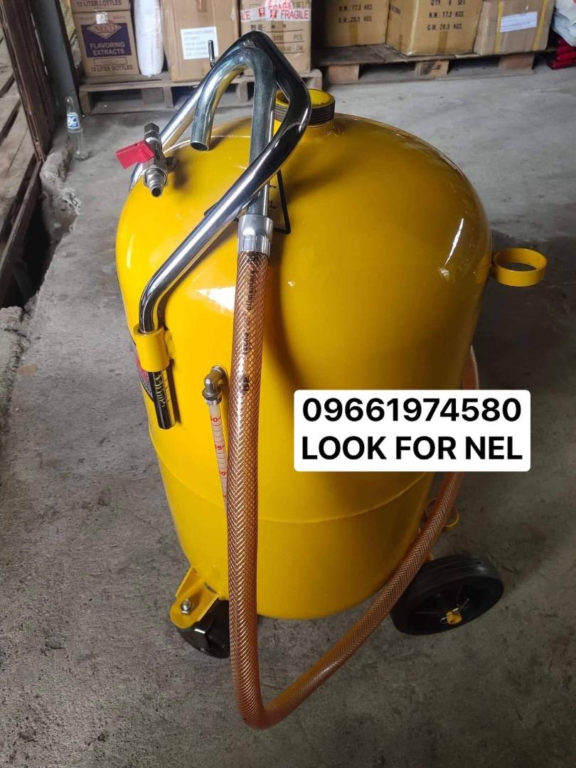 PNEUMATIC OIL DRAINER, Commercial & Industrial, Industrial Equipment on