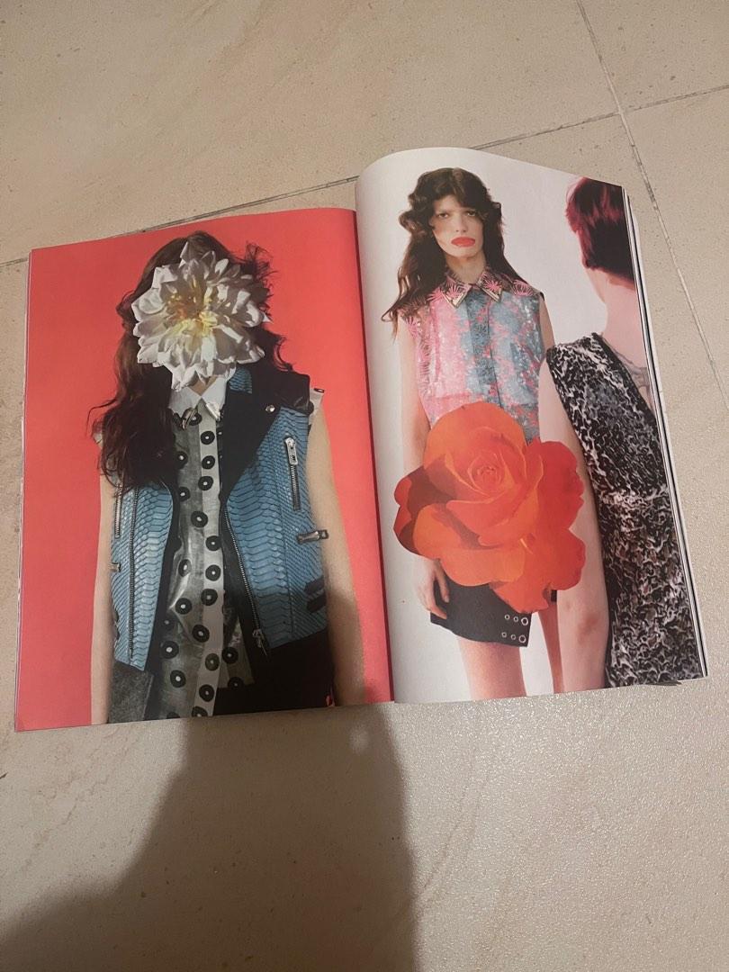 POP fashion magazine, 其他, 其他 Carousell
