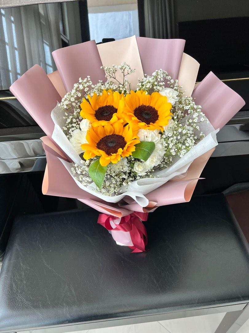 Sun flower bouquet, Hobbies & Toys, Stationery & Craft, Flowers