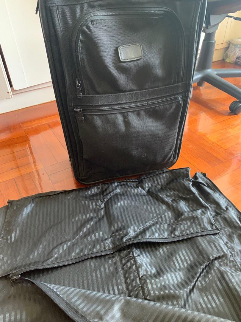 Tumi luggage with garment bag and fabric cleaner, 興趣及遊戲, 旅行, 旅遊 行李箱