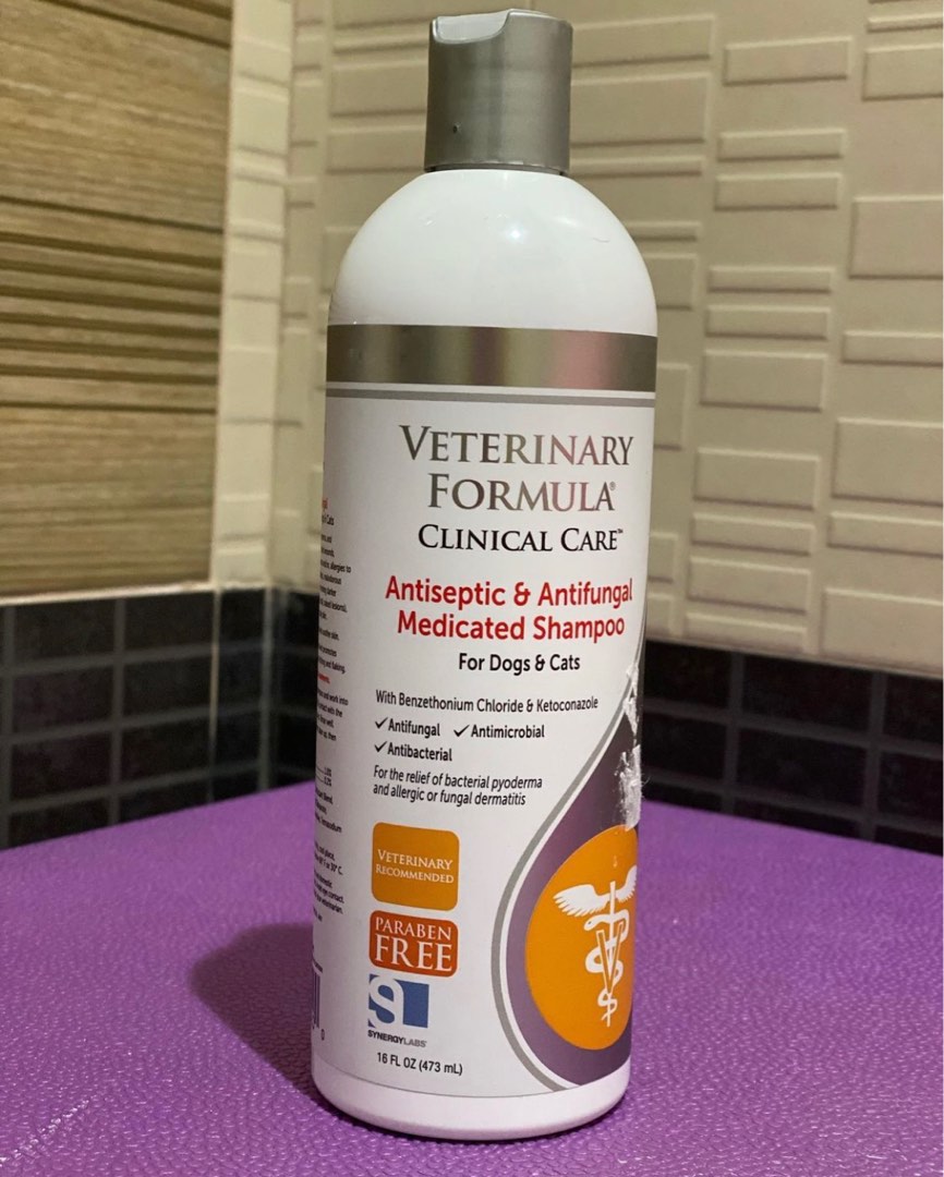 Veterinary Formula Antiseptic Antifungal Medicated Shampoo for Dogs