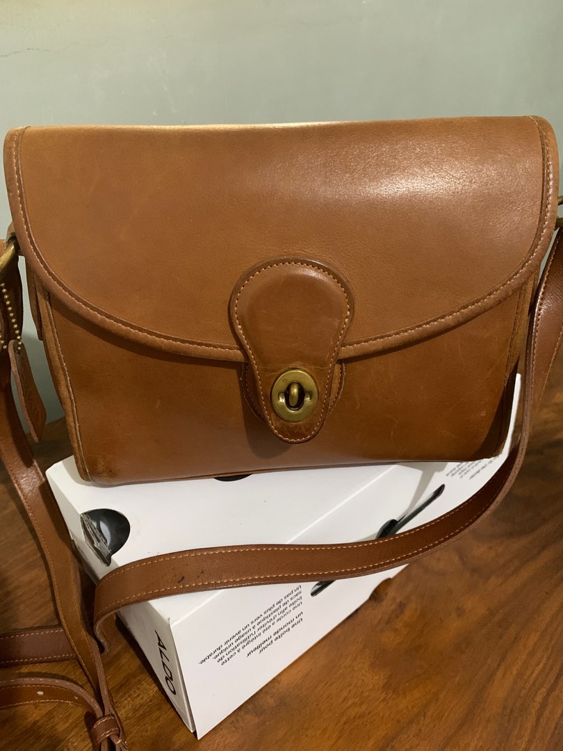 Vintage Coach Devon bag, Women's Fashion, Bags & Wallets, Crossbody