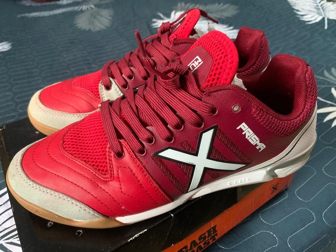 X MUNICH PRISMA Futsal Shoes , Men's Fashion, Footwear, Casual shoes  on Carousell