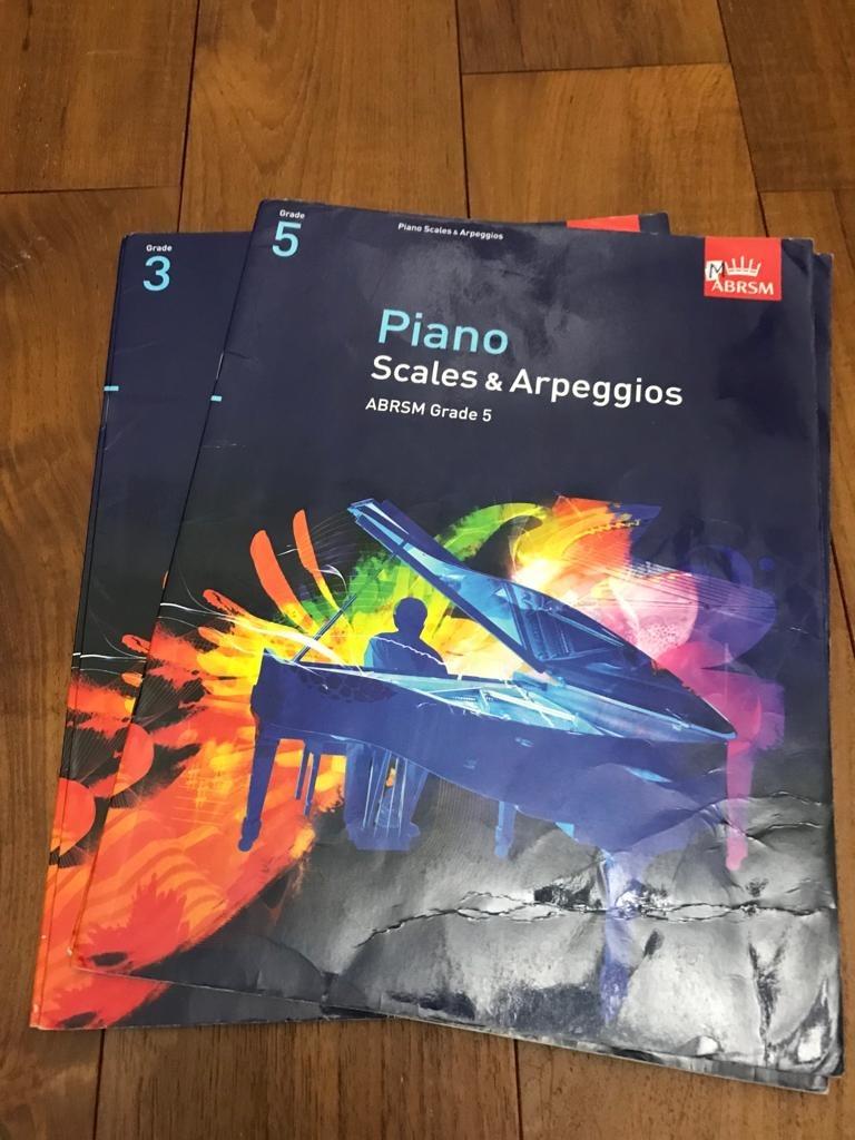 ABRSM Piano Grade 3 and Grade 5 Scales & Arpeggios, 興趣及遊戲, 書本 & 文具