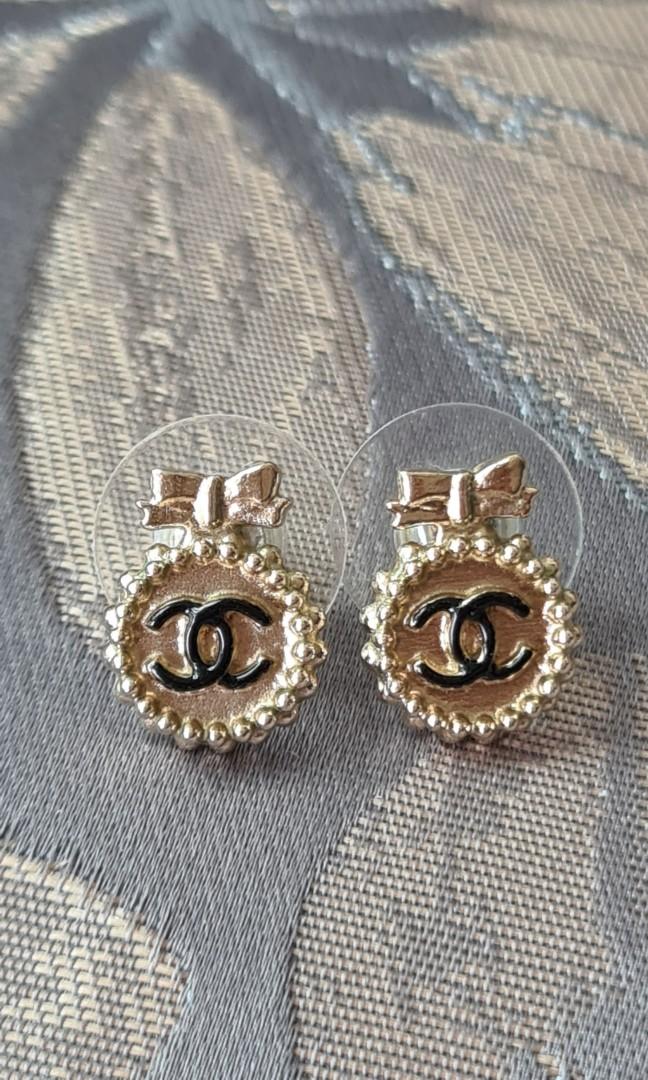 Authentic Chanel Earrings A61356, Women's Fashion, Jewelry & Organisers,  Earrings on Carousell