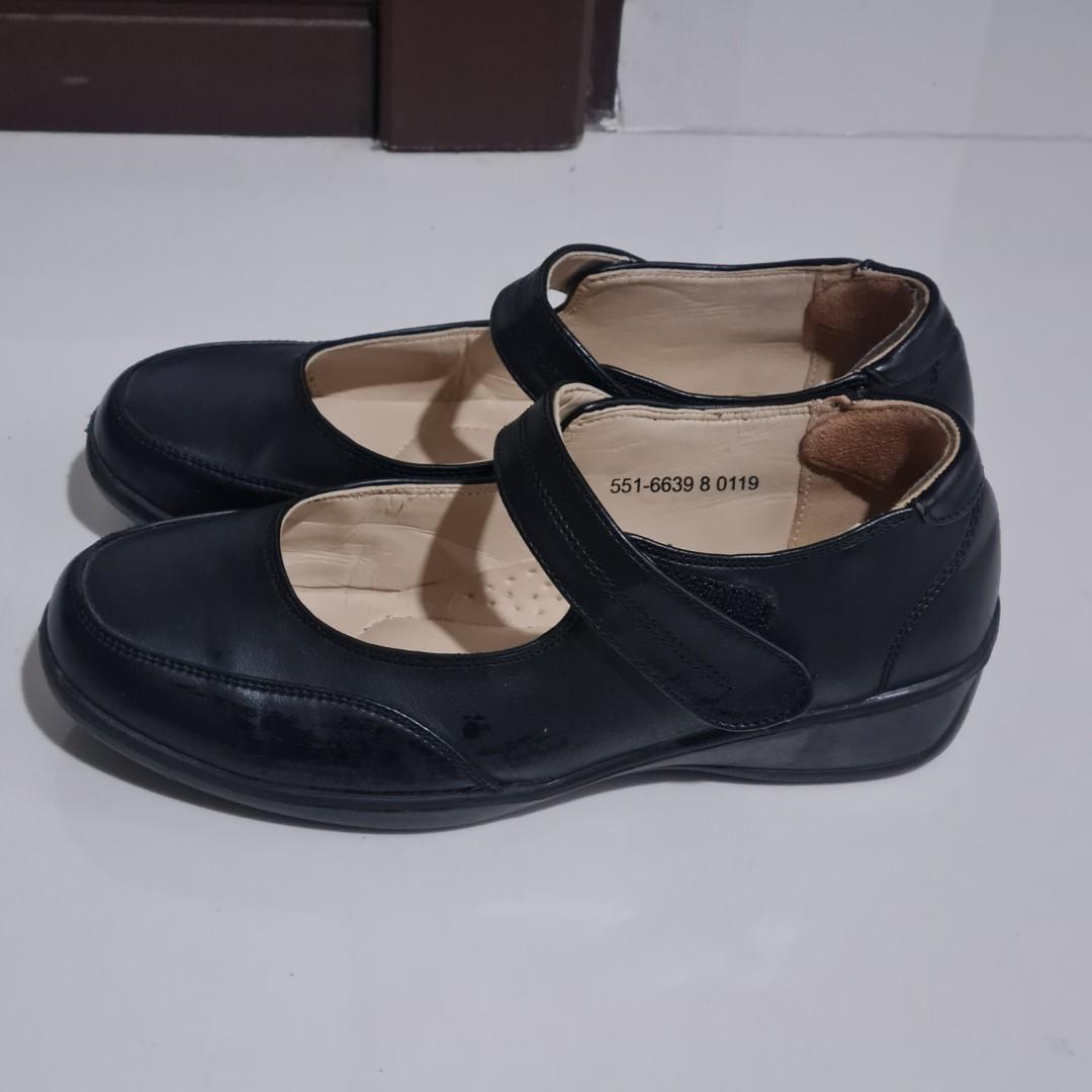 Bata hotsell pvc shoes
