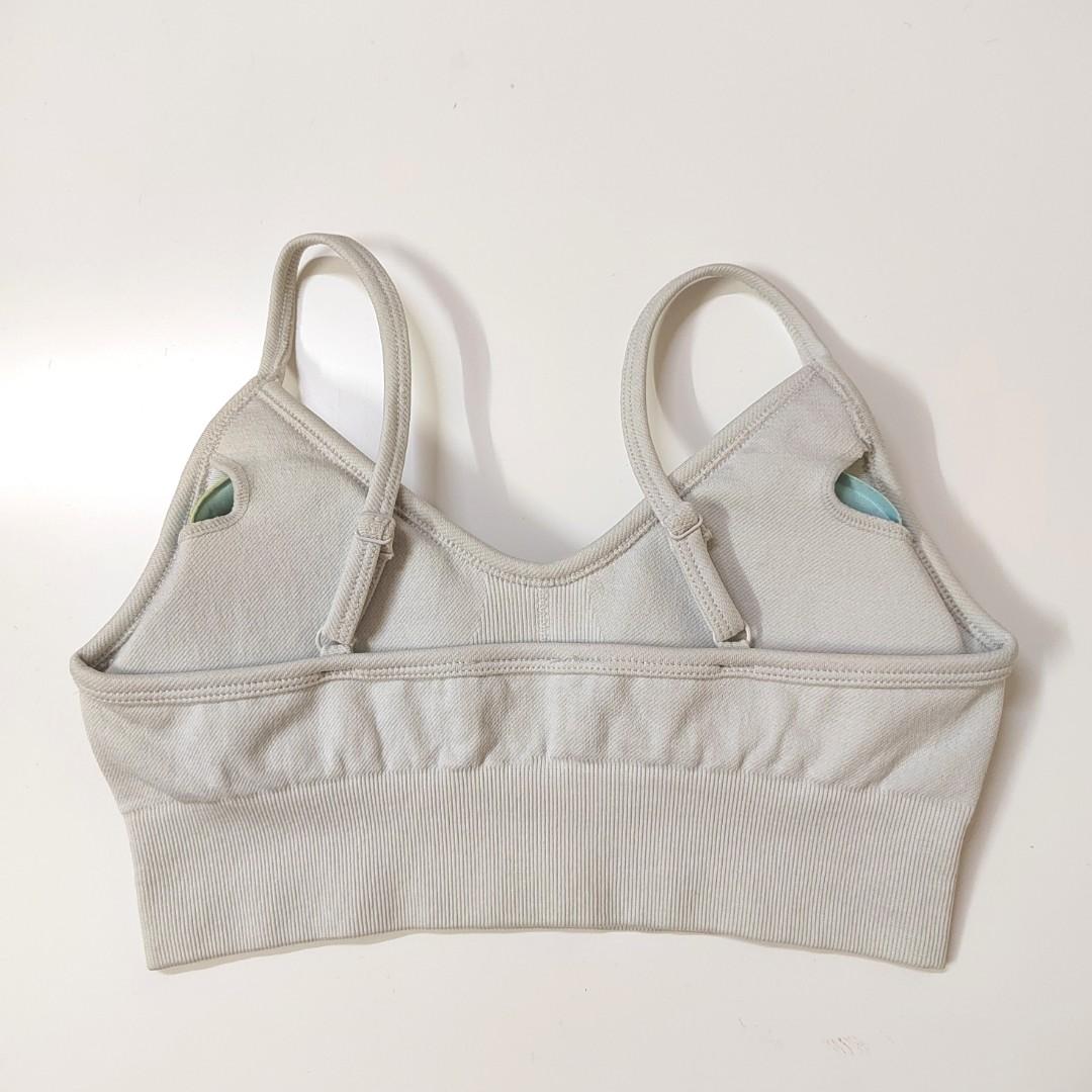 Empower Seamless V Neck Sports Bra in Light Grey