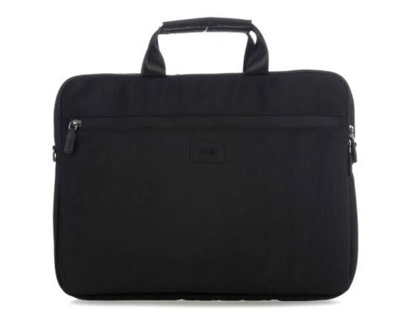 Bric’s laptop bag (Category: Laptop Bags & Sleeves) located in Las Pinas. Submitted by masterjac (Listing ID 1184160452, Image 1). Description: Please book your own courier. Location near Festival Mall alabang. Monday to Thursday 7AM - 3PM. Thank you.
