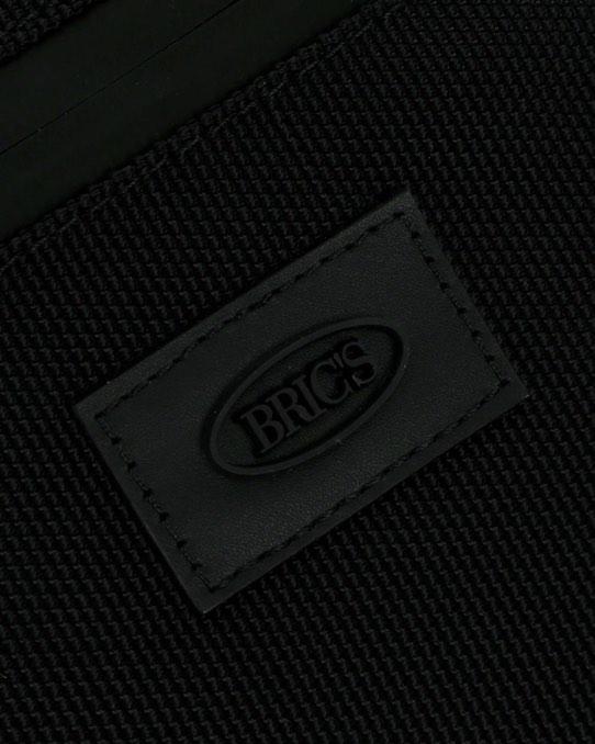 Bric’s laptop bag (Category: Laptop Bags & Sleeves) located in Las Pinas. Submitted by masterjac (Listing ID 1184160452, Image 3). Description: Please book your own courier. Location near Festival Mall alabang. Monday to Thursday 7AM - 3PM. Thank you.