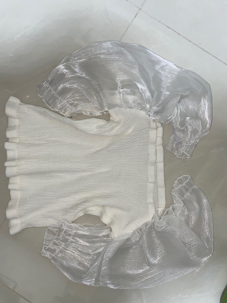Inda Shirred Bubble-Sleeve Crop Top