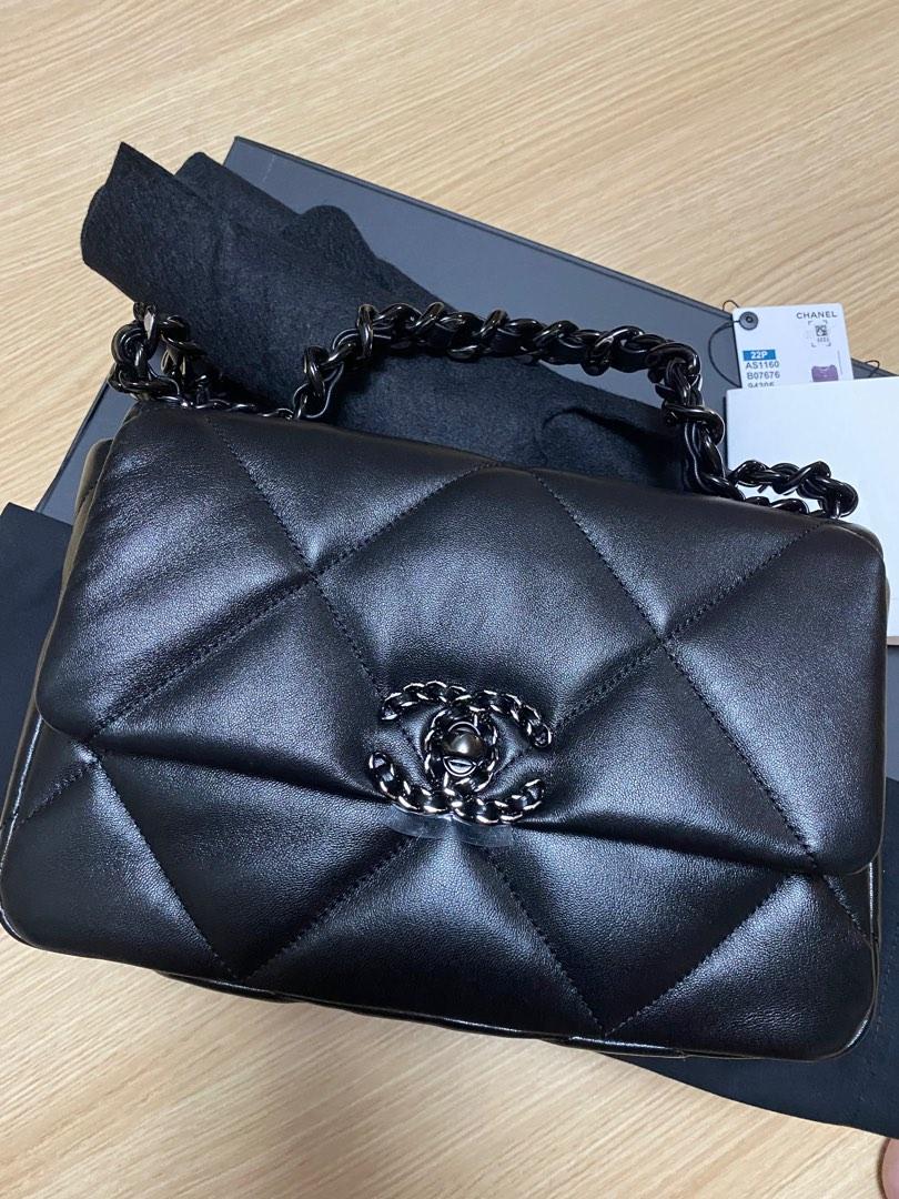 ❤️Chanel 19 So Black ❤️, Luxury, Bags & Wallets on Carousell