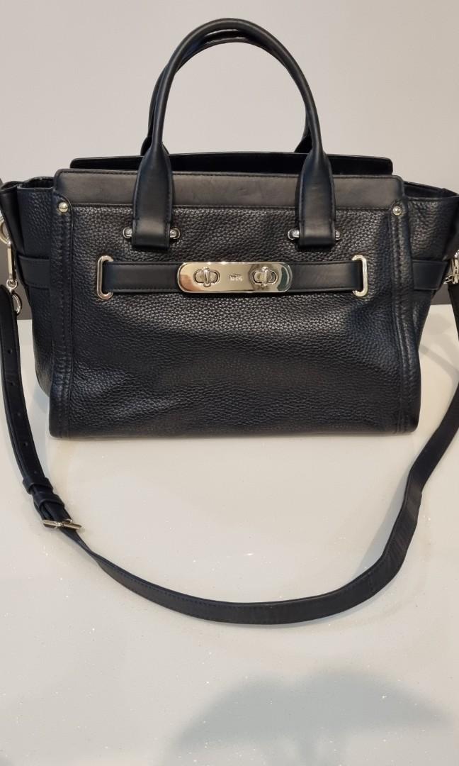 Coach hot sale swagger large