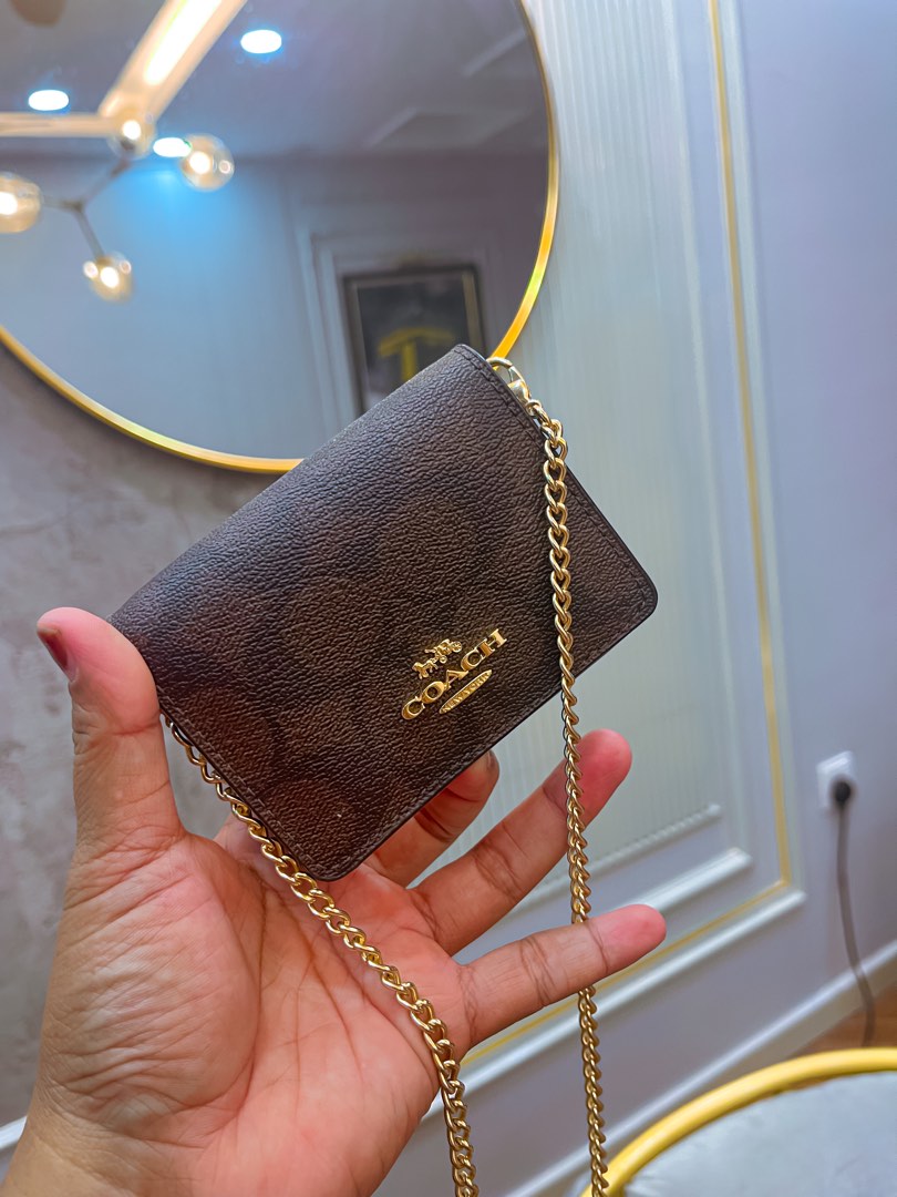 Coach wallet on on sale chain