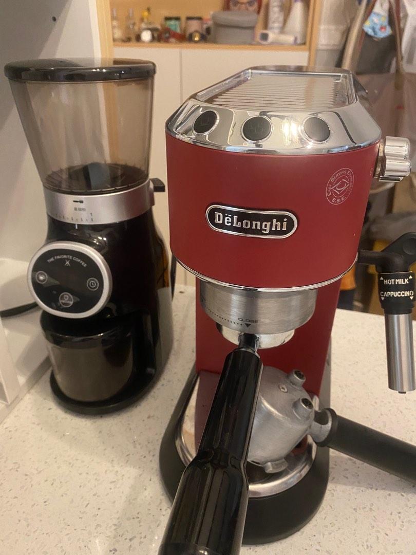 Delonghi Coffee Machine (Free Coffee Grinder), TV & Home Appliances