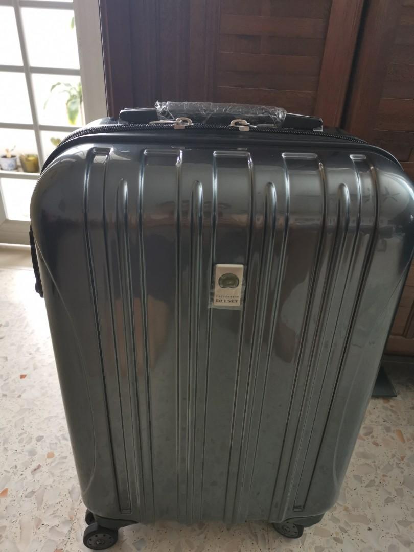 Delsey Helium Aero Titanium 60 cm 4w Luggage