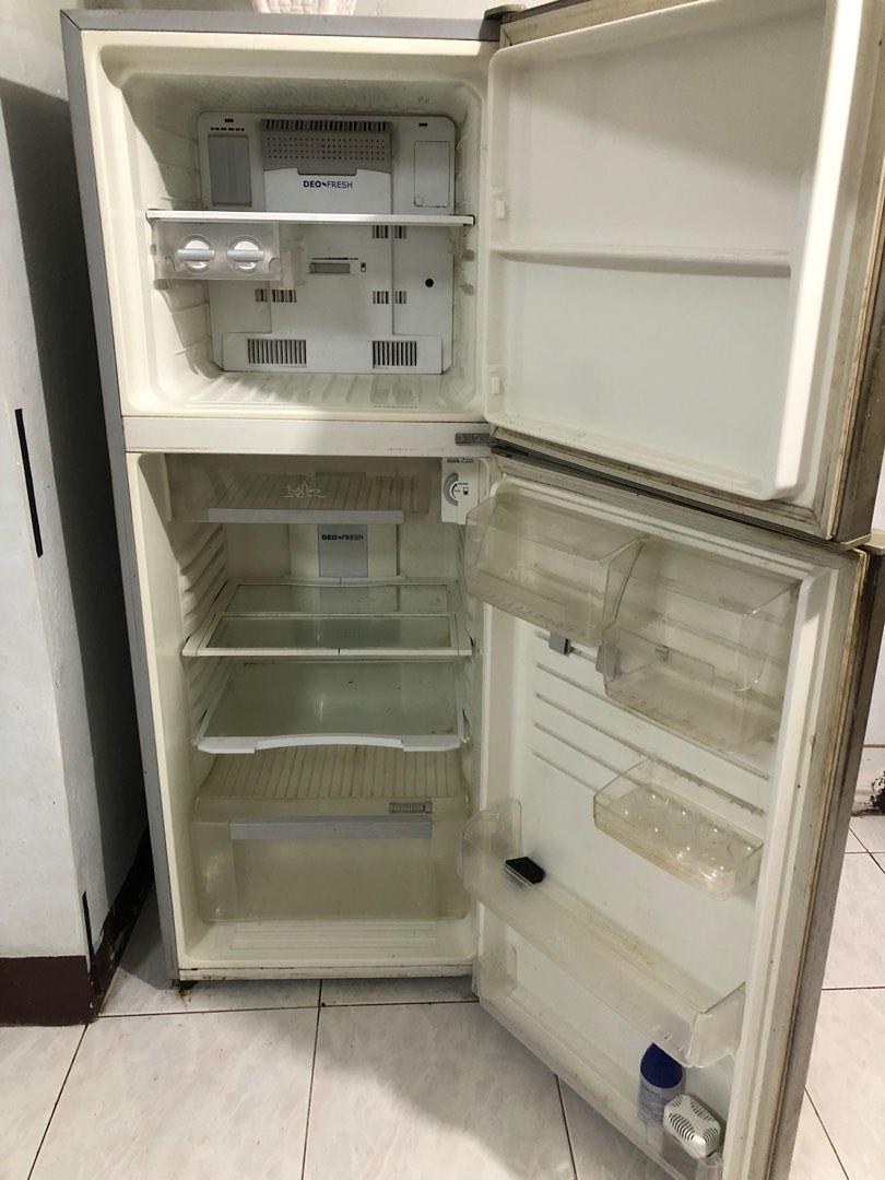 Electrolux RefrigeratorFreezer, TV & Home Appliances, Kitchen