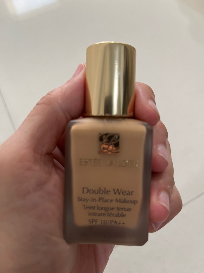 Estee Lauder Foundation, Kesehatan & Kecantikan, Rias Wajah di Carousell