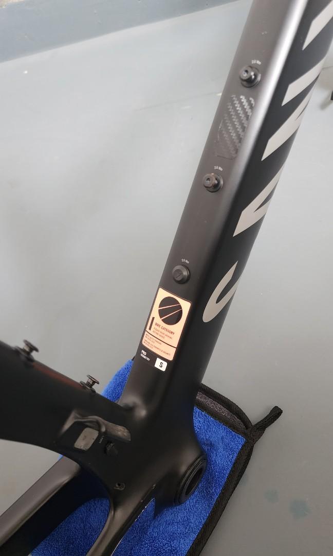 FRAMESET Canyon Aeroad CF SL 7 Disc 2021, Sports Equipment, Bicycles & Parts, Bicycles on Carousell