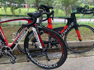 Road bikes  /  Hybrid bikes  and gravel bikes Collection item 1
