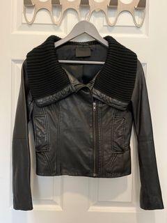 Leather jacket - Size Small