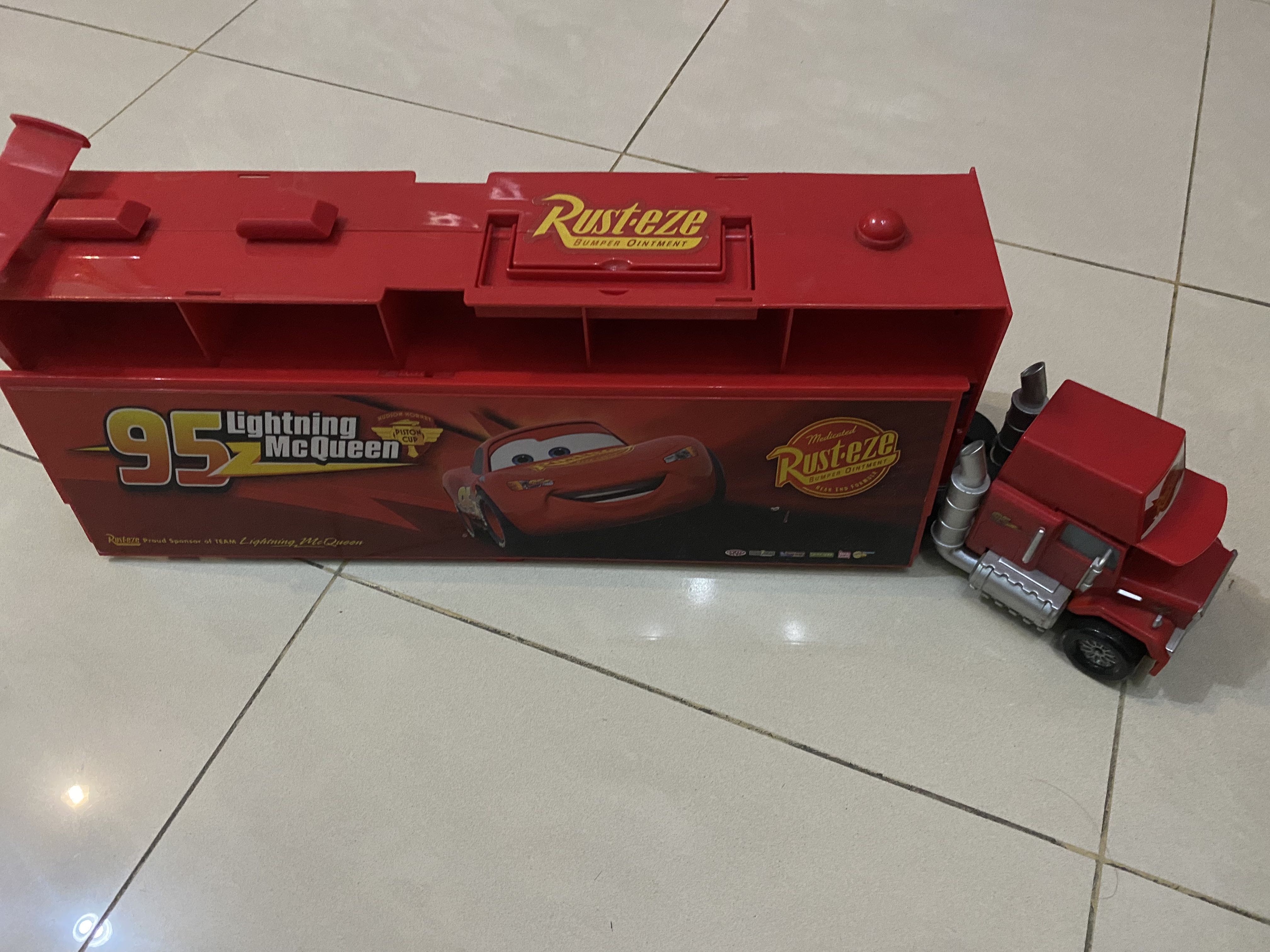 Lightning mcqueen big truck top