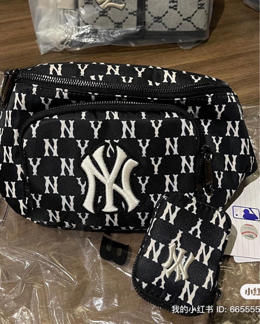 MLB Monogram New York Yankees Hip Sack NY Logo Waist Bag Pouch Bag -  Cream/Black