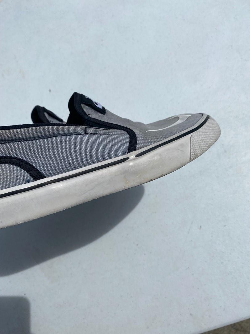 Nike Slip On (Category: Sneakers) located in Porac. Submitted by ccarisse (Listing ID 1184093796, Image 2). Description: Nike Slip on 23cm With sign of usage .