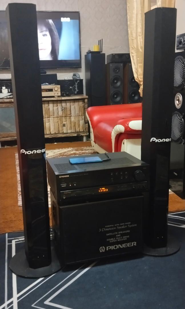 PIONEER VSX 425 with PIONEER 3D subwoofer and floorstand