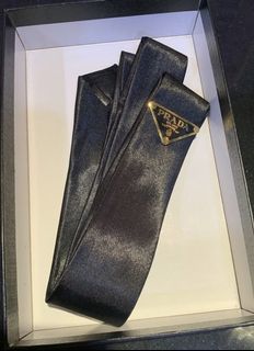 (Category: ) located in . Submitted by japanandsingaporeluxepreloved (Listing ID 1184118236, Image 1). Description: .