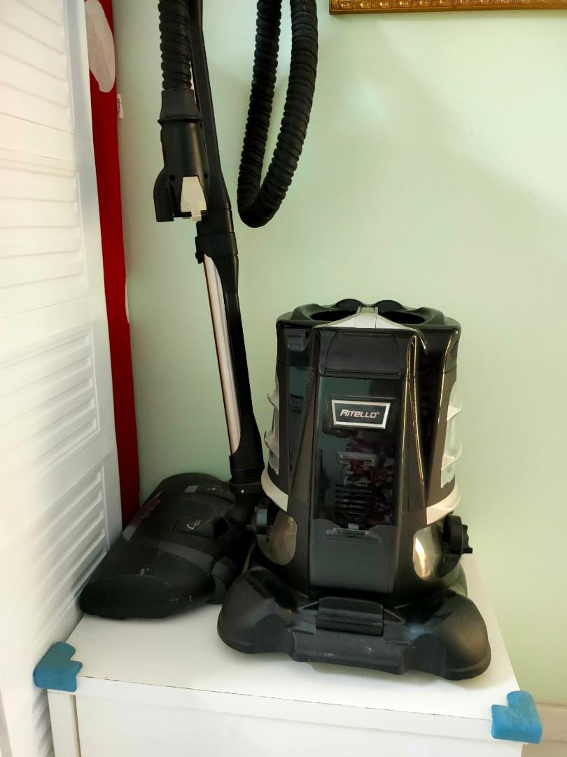 Ritello water. Base vacuum cleaner. Bought nearly 3k letting go for