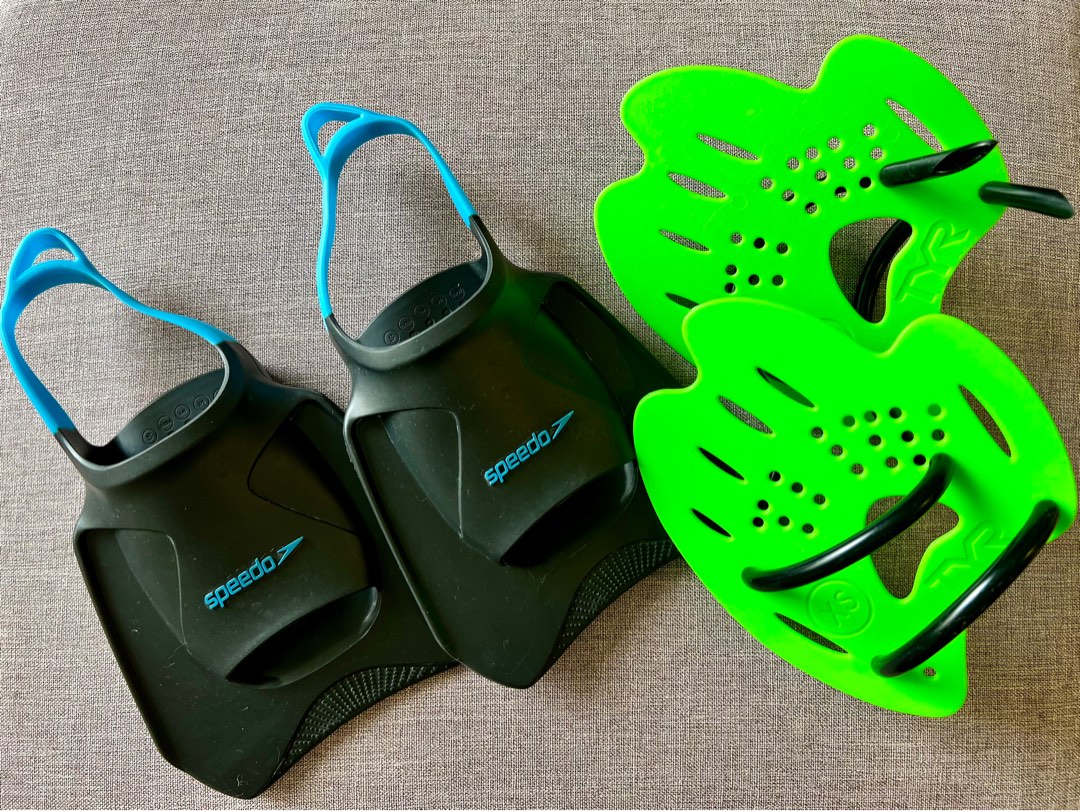 Speedo fins and TYR paddle for junior, Sports Equipment, Sports & Games