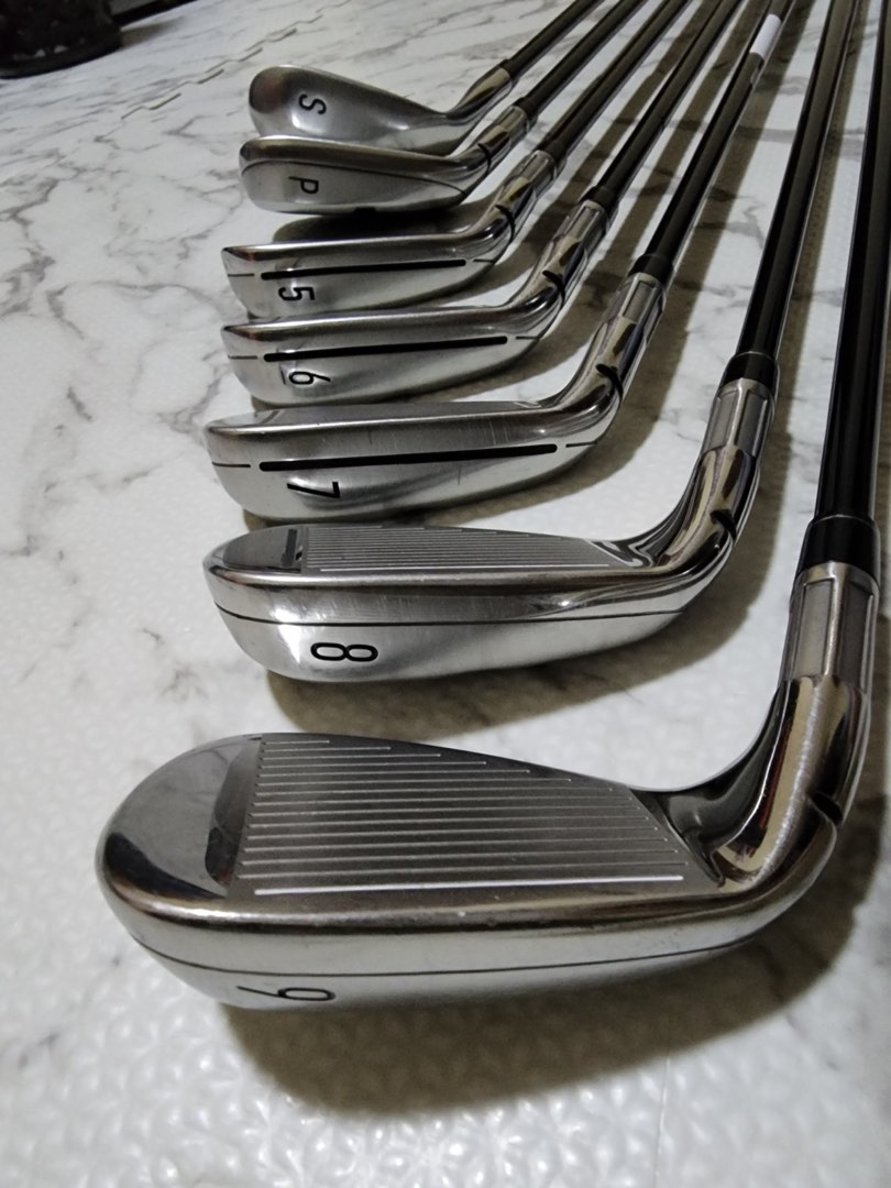 Taylormade m4 irons, Sports Equipment, Other Sports Equipment and