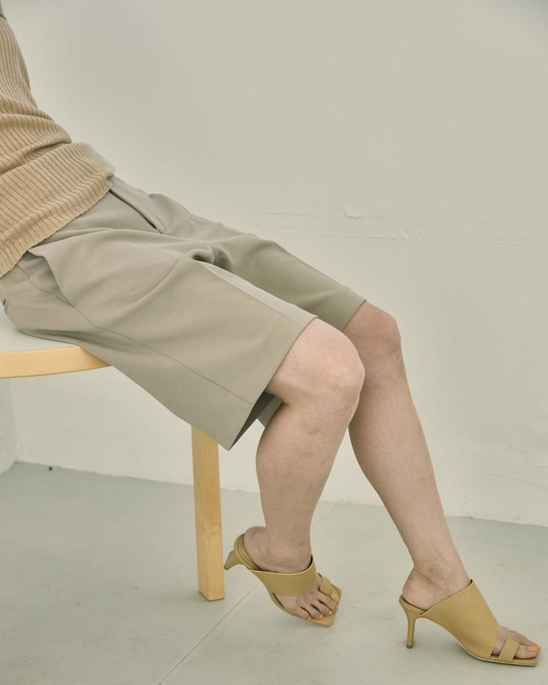 Todayful Twill Half Pants & shorts in Natural/ Light Beige 日本