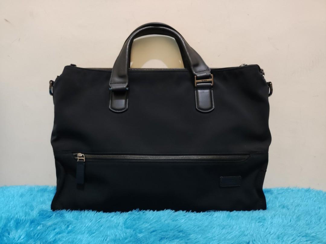 Tumi danner brief tote hotsell
