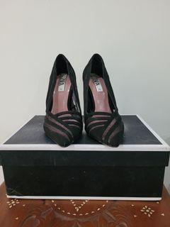 Zara size 35