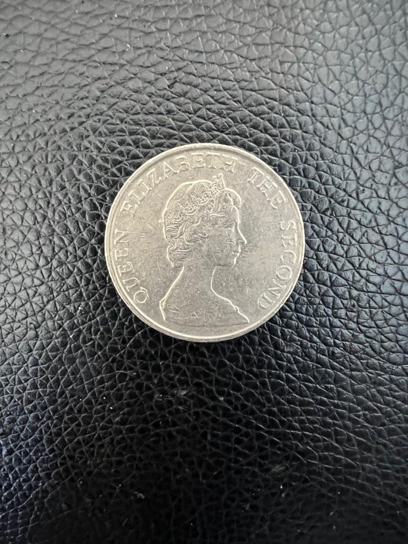 英女皇1982年份5元硬幣, 興趣及遊戲, 收藏品及紀念品, 錢幣- Carousell