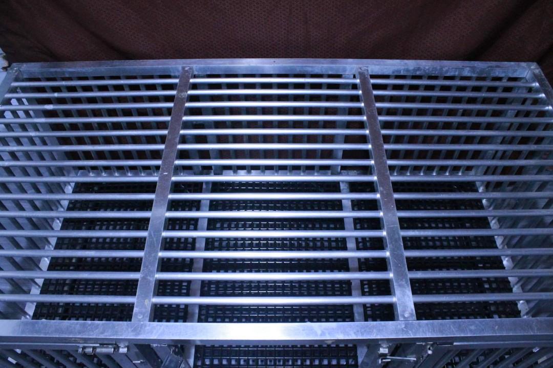 2nd hand dog cage, Pet Supplies, Homes & Other Pet Accessories on Carousell