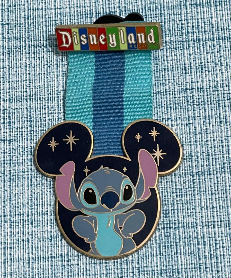 迪士尼徽章 Disney Pin 美國迪士尼 Disneyland Resort - Stitch, 興趣及遊戲, 收藏品及紀念品, 明星周邊 ...